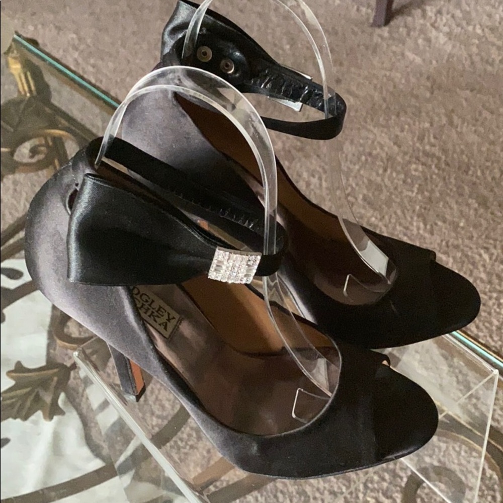 Badgley Mischka Tuxedo Shoe